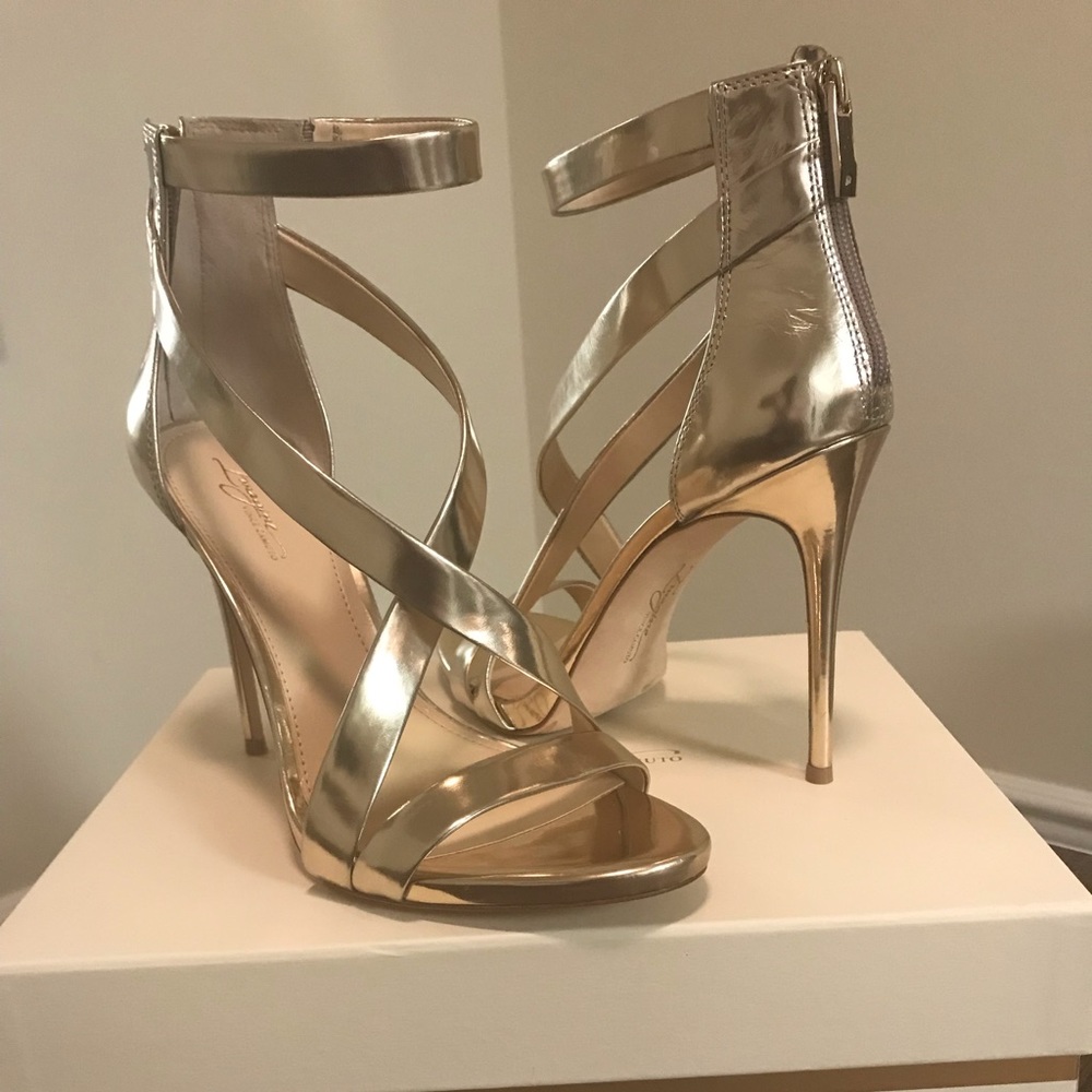 Imagine Vince Camuto Devin2